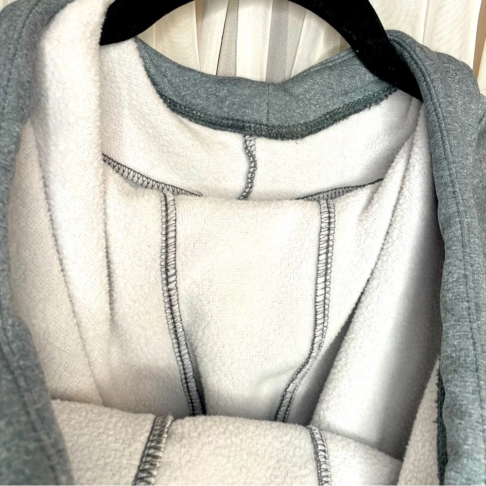 Itm 0008 Women’s Under Armour pull over hoodie size LG - Picture 6 of 9